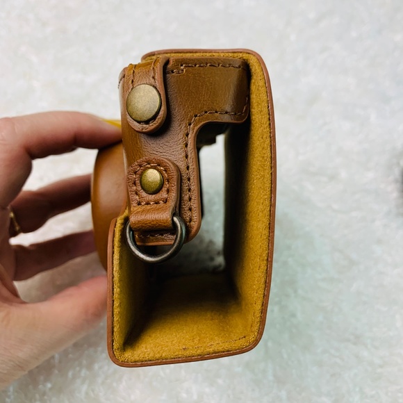 New MegaGear Ever Ready Leather Camera Case fits Sony Cyber-Shot DSC-RX1… - Picture 3 of 16